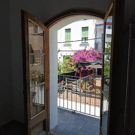 Apartamento De Diseno Cerca De Tren, Playa Y Bcn El Masnou Exterior foto